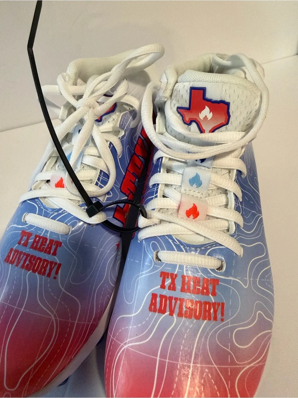 Under Armour Spotlight RM Texas Heat Advisory Football Cleats Size 5.5Y